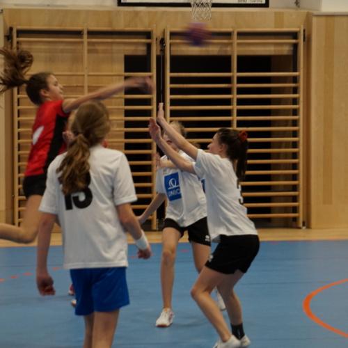 Mädchenhandball Turnier der dritten und vierten Klassen in Schwaz