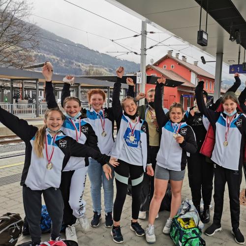 Mädchen mit Medaillen