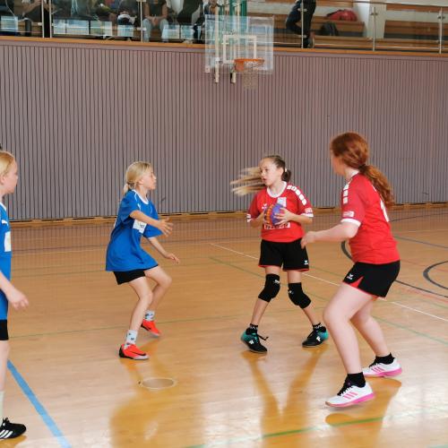 Gespannt zusehen, wird es ein Tor?