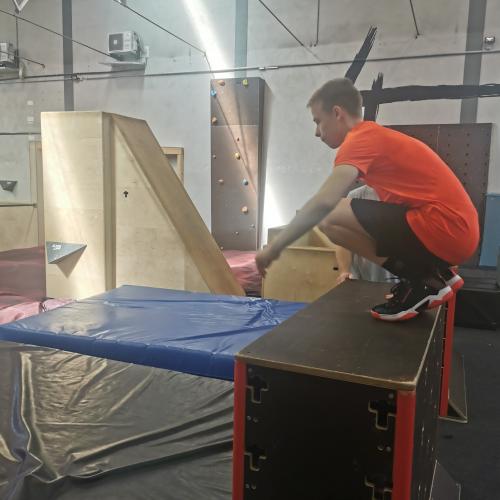 Hocke über den Kasten