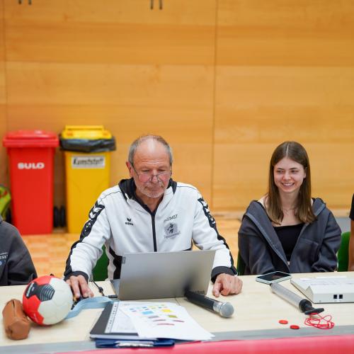 Kampfgericht im Sportzentrum