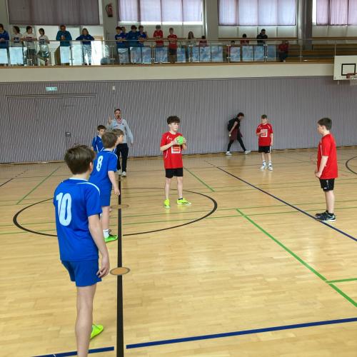 Die Jungs am Spielfeld