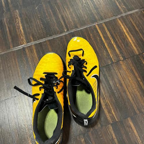 Lost and Found Schuhe 2