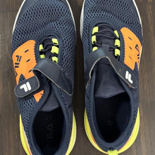 Lost and Found Schuhe 4