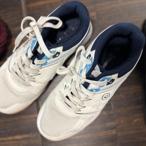 Lost and Found Schuhe 3