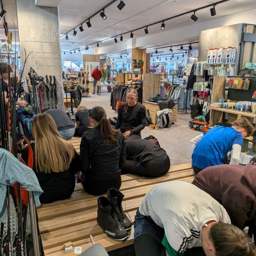 Zuerst muss die Ausrüstung ausgeliehen werden