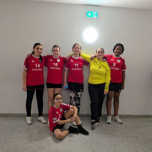 Mädchenteam aus den zweiten Klassen
