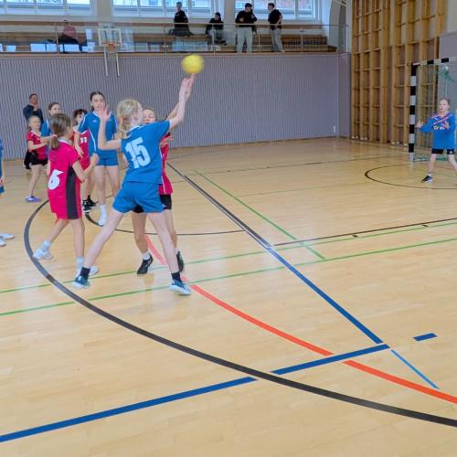 Mädchen aus den ersten Klassen