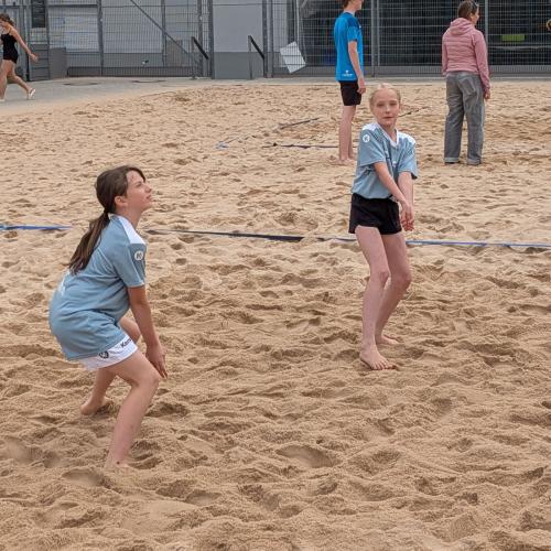 Pia und Luisa beim Damendoppel