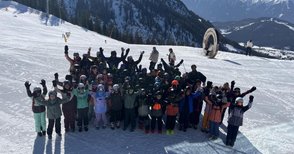 Gruppenfoto im Skigebiet
